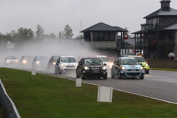 Photo - Kevin King double lauréat des courses de la Coupe Nissan Micra présentées à Calabogie Motorsports Park