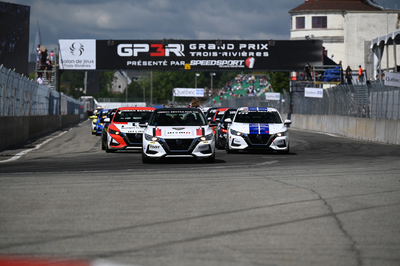 Coupe Nissan Sentra Cup in Photos, AUGUST 9-11 | THE GRAND PRIX DE TROIS-RIVIÈRES - Photo ID No.N66-2508191713190